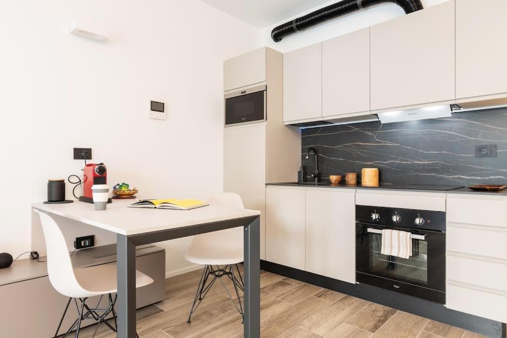 Emotichome 7 Flexyrent Studio Mediolan Zewnętrze zdjęcie